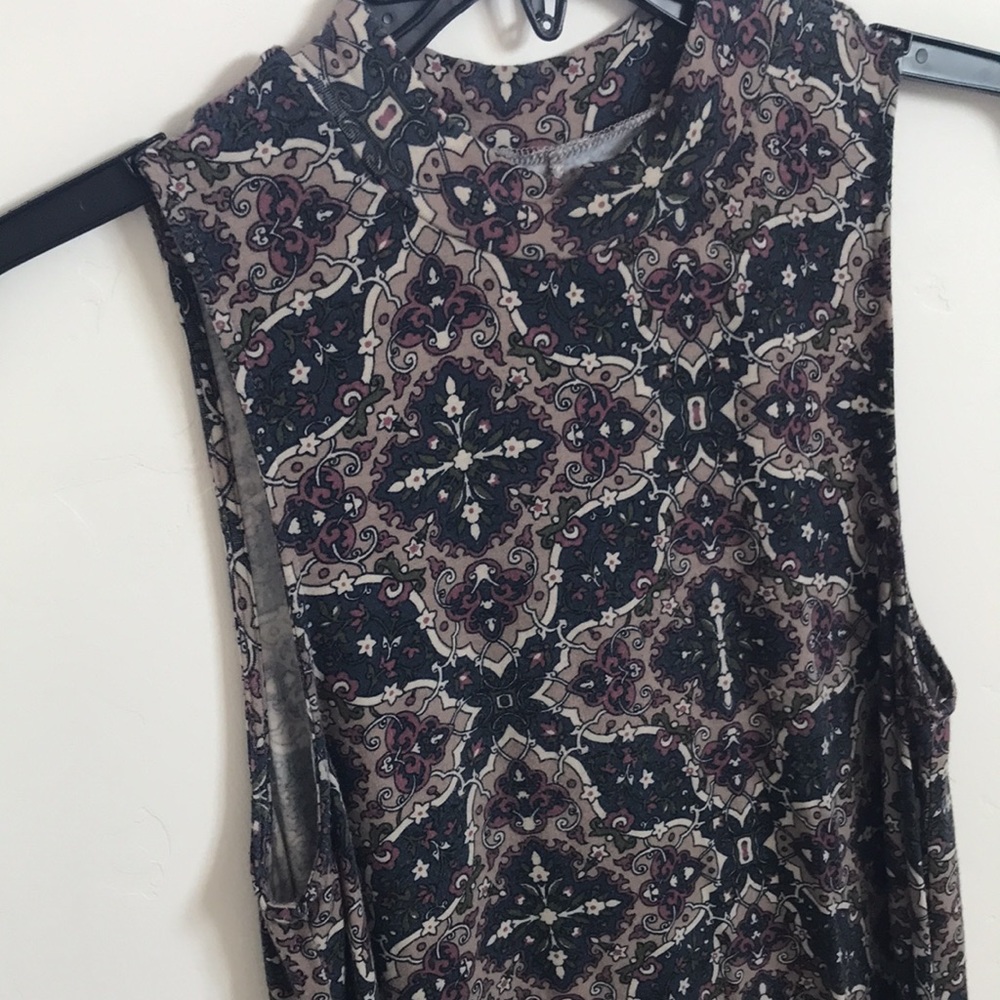 Dress - Picture 2 of 6